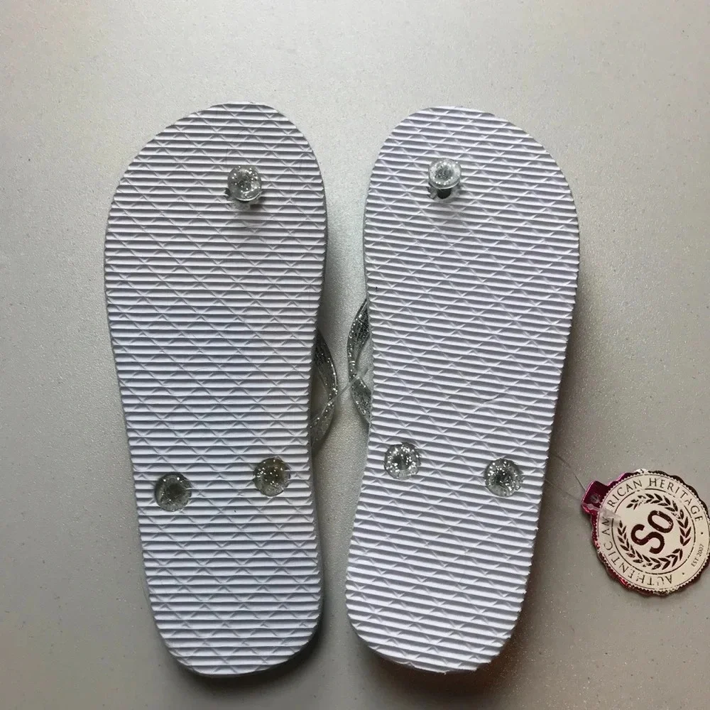 NWT So Red White & Blue Flip Flops Kids Size 3-4
